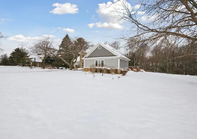 3rd image of 5440 Ridge Trl, Clarkston, MI 48348 | MLS# 60363341