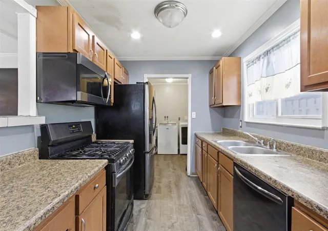 Photo 3 of Sale Pending at 170 Beyne St, Mount Clemens, MI 48043 | MLS# 70554379 | Listing updated on 2026-08-31