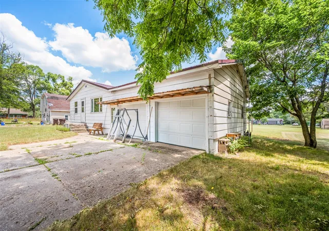 3rd image of 1014 Olaf St, Big Rapids, MI 49307 | MLS# 70545074