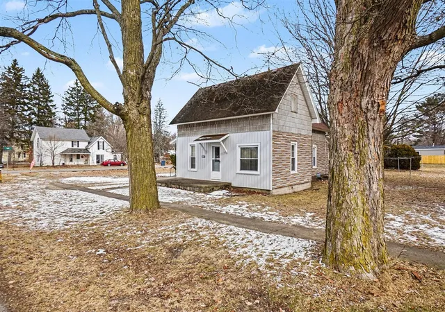 Homes for sale in Howard City, MI | 307 Orton St, Howard City, MI 49329 | MLS# 70516633