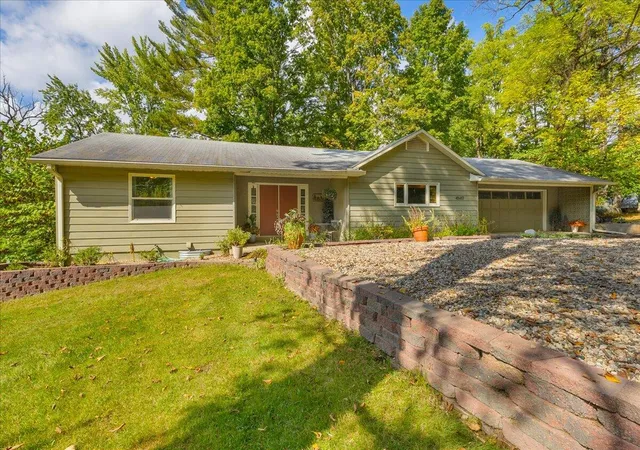 3rd image of 45417 15Th Ave, Bloomingdale, MI 49026 | MLS# 70496540
