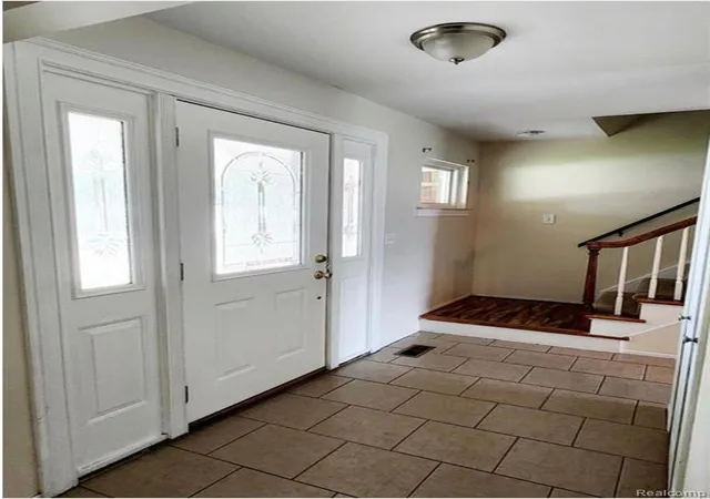 Photo 3 of Single family home for sale at 35347 Alta Vista Dr, Sterling Heights, MI 48312 | MLS# 60995305 | Listing updated on 2026-07-07
