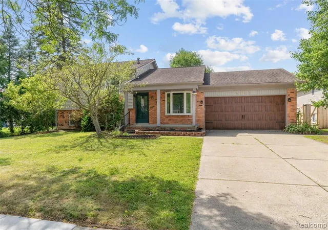 Photo 1 of Single family home for sale at 3757 Oxley Dr, Troy, MI 48083 5343 | MLS# 61024143 | Listing updated on 2026-09-12