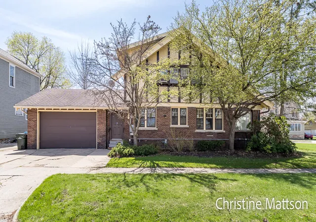 Photo 2 of Sale Pending at 1181 Ransom St, Muskegon, MI 49442 | MLS# 70526528 | Listing updated on 2026-09-17