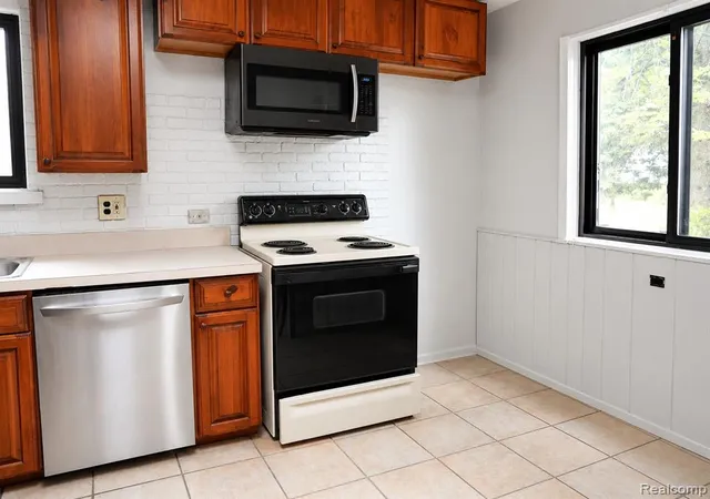 Photo 4 of Single family home for sale at 2026 N Parent St, Westland, MI 48185 | MLS# 61019337 | Listing updated on 2026-08-16