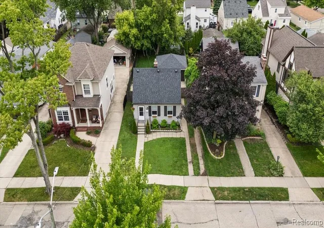 Homes for sale in Berkley, MI | 1186 Larkmoor Blvd, Berkley, MI 48072 | MLS# 61003738