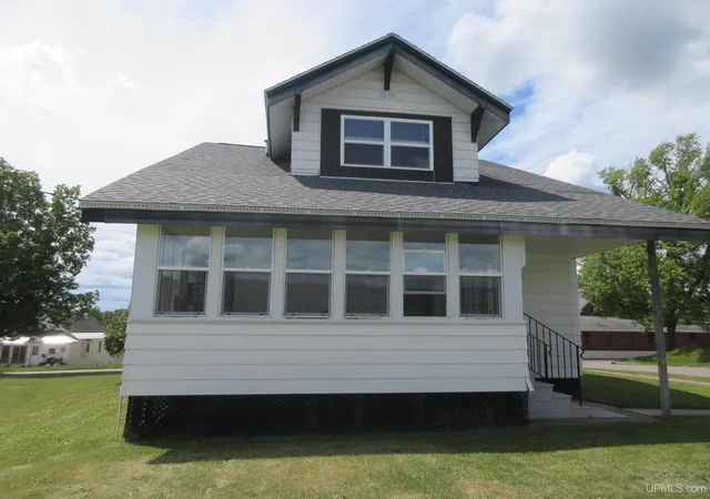 Photo 3 of Sale Pending at 502 Ascherman Ave, Wakefield, MI 49968 | MLS# 50212387 | Listing updated on 2026-08-06