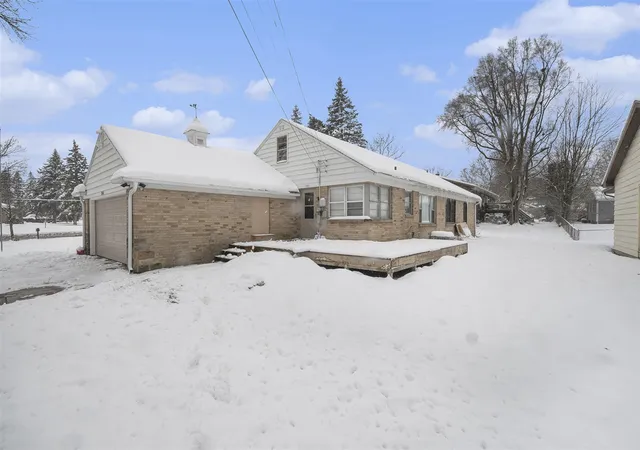 Homes for sale in Grand Rapids, MI | 3041 Burton St, Grand Rapids, MI 49546 | MLS# 70508710
