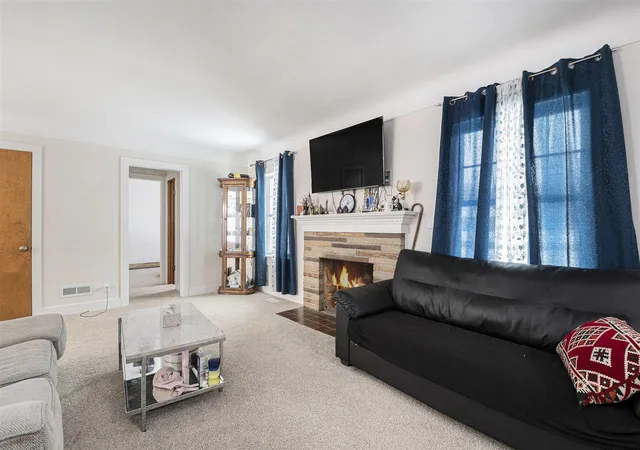 Homes for sale in Grand Rapids, MI | 3041 Burton St, Grand Rapids, MI 49546 | MLS# 70508710