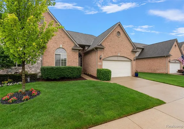 Photo 2 of Sale Pending at 2681 Kentwood Dr #69, Shelby Township, MI 48316 | MLS# 61008529 | Listing updated on 2026-08-22