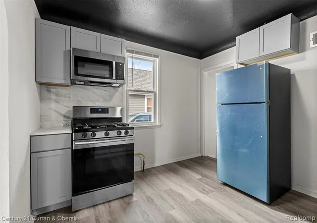 Homes for sale in Grosse Pointe, MI | 5514 Ashley St, Grosse Pointe, MI 48236 | MLS# 60974945