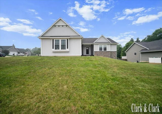 Photo 2 of Sale Pending at 3155 Sandy Dr, Grandville, MI 49418 | MLS# 70546799 | Listing updated on 2026-08-28