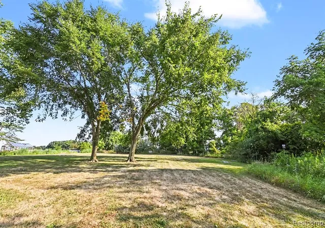Photo 4 of Sale Pending at 4815 Lytle Rd, Corunna, MI 48817 | MLS# 61014891 | Listing updated on 2026-08-23