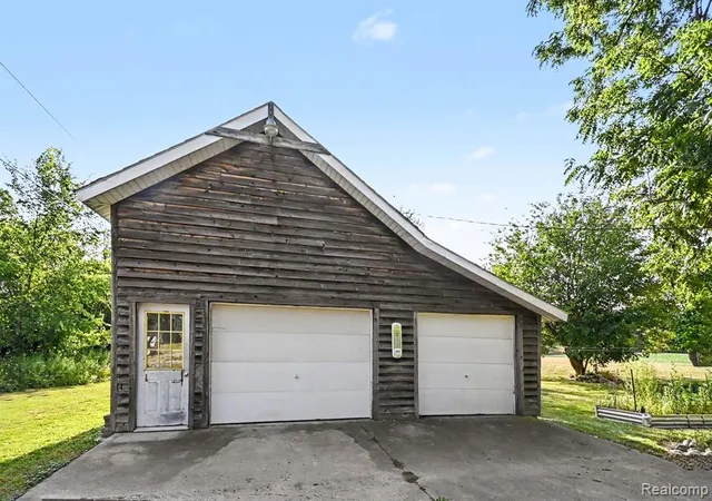 Photo 5 of Sale Pending at 4815 Lytle Rd, Corunna, MI 48817 | MLS# 61014891 | Listing updated on 2026-08-23
