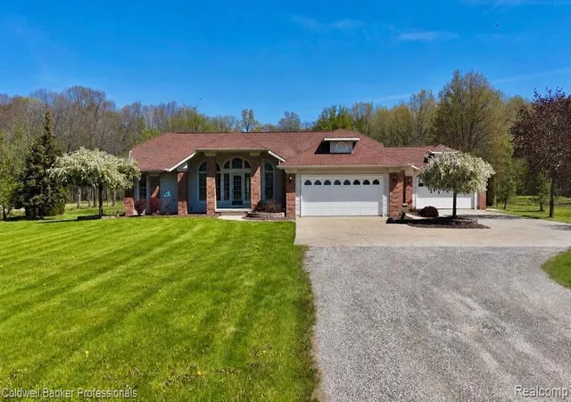 Homes for sale in Chesaning, MI | 6464 Ferden Rd, Chesaning, MI 48616 | MLS# 60990090
