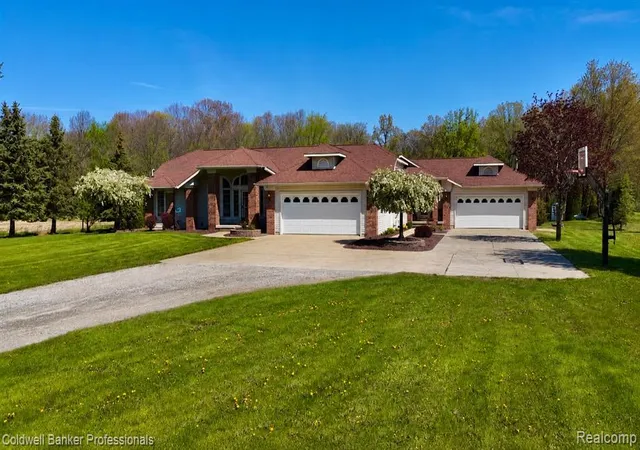 Homes for sale in Chesaning, MI | 6464 Ferden Rd, Chesaning, MI 48616 | MLS# 60990090
