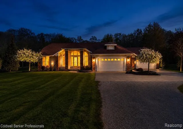 Homes for sale in Chesaning, MI | 6464 Ferden Rd, Chesaning, MI 48616 | MLS# 60990090
