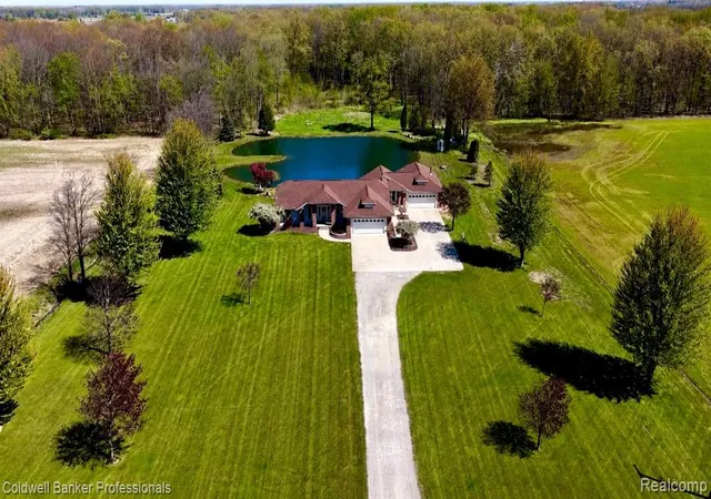 Homes for sale in Chesaning, MI | 6464 Ferden Rd, Chesaning, MI 48616 | MLS# 60990090