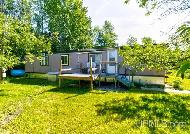 Homes for sale in Menominee, MI | N2540 Rangeline Dr, Menominee, MI 49858 | MLS# 50213006