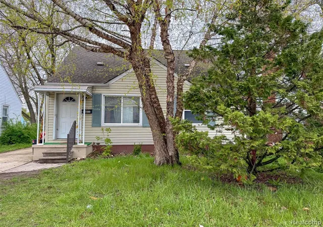 Homes for sale in Eastpointe, MI | 24811 Valley Ave, Eastpointe, MI 48021 | MLS# 60987864