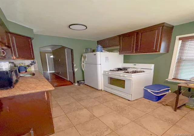 Homes for sale in Eastpointe, MI | 24811 Valley Ave, Eastpointe, MI 48021 | MLS# 60987864