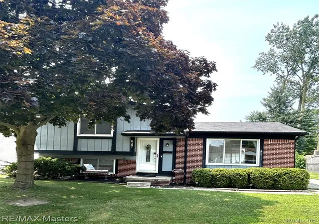 1st image of 637 Dane Dr, Monroe, MI 48162 3308 | MLS# 61011180