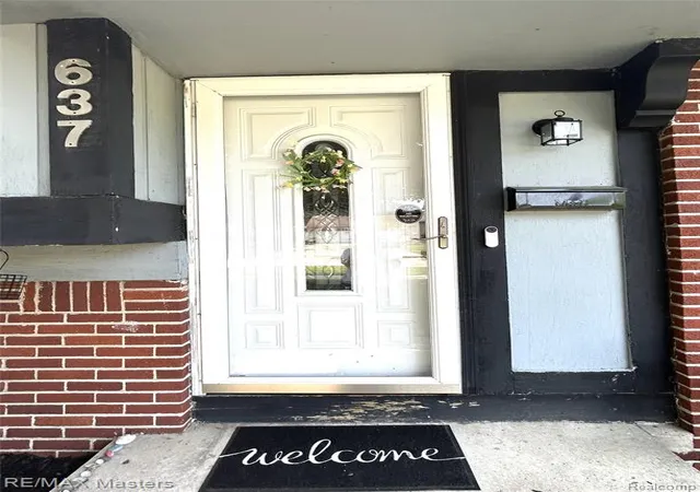 2nd image of 637 Dane Dr, Monroe, MI 48162 3308 | MLS# 61011180