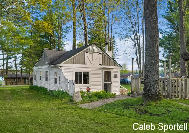 Homes for sale in Baldwin, MI | 1983 Wolf Lake Dr, Baldwin, MI 49304 | MLS# 70533594