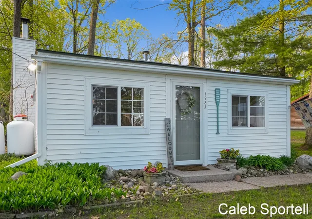 Homes for sale in Baldwin, MI | 1983 Wolf Lake Dr, Baldwin, MI 49304 | MLS# 70533594