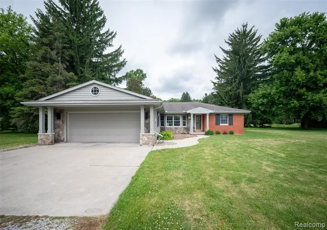 Homes for sale in Clay, MI | 9404 River Rd, Clay, MI 48001 | MLS# 61002054