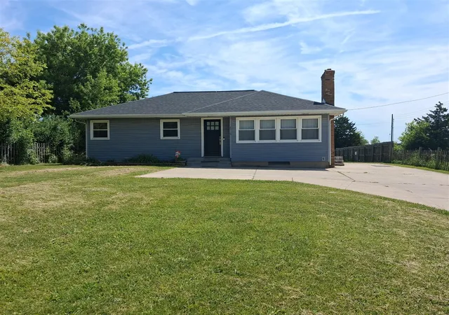 Homes for sale in Grand Rapids, MI | 2716 Ridgemoor Dr, Grand Rapids, MI 49512 | MLS# 70535939