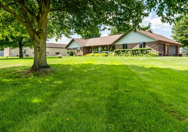 Photo 1 of Single family home for sale at 1370 N Park Rd, Benton Harbor, MI 49022 | MLS# 70491542 | Listing updated on 2025-10-16