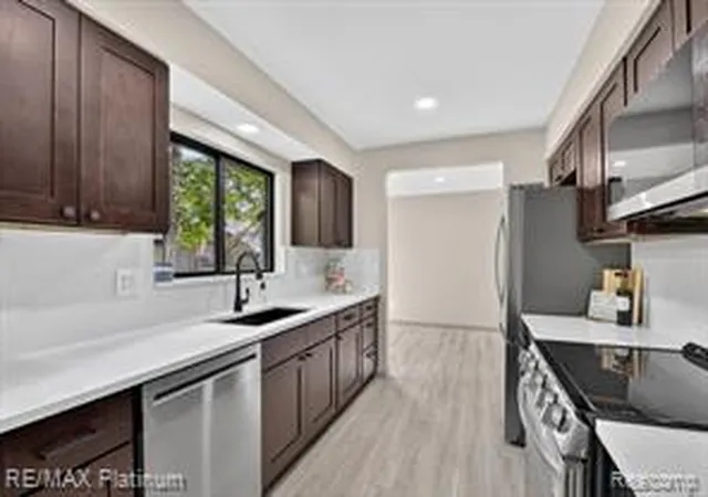 Homes for sale in Ann Arbor, MI | 32 Haverhill Ct, Ann Arbor, MI 48105 | MLS# 61003641