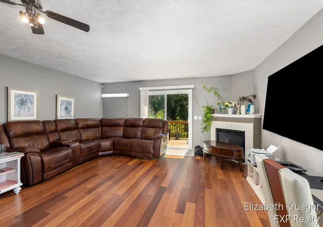 Listing Photo 5 - Condo for sale in building located at 3292 Park Ridge Ln, Grand Rapids, MI 49525