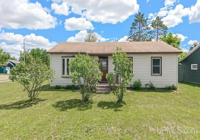 Homes for sale in Quinnesec, MI | 830 Mullen St, Quinnesec, MI 49876 | MLS# 50212476