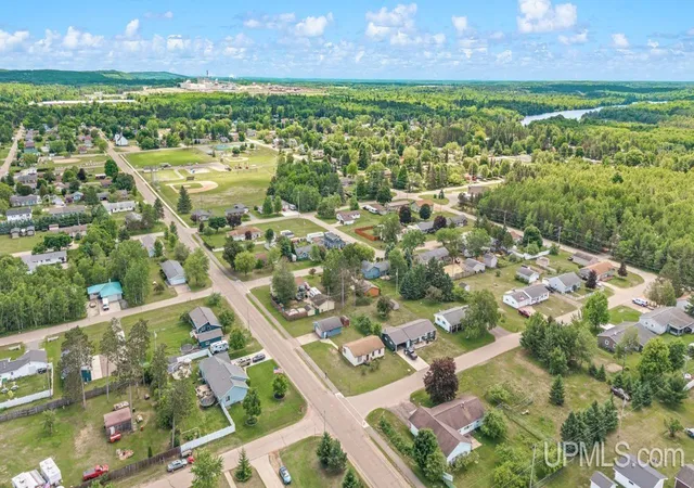 Homes for sale in Quinnesec, MI | 830 Mullen St, Quinnesec, MI 49876 | MLS# 50212476