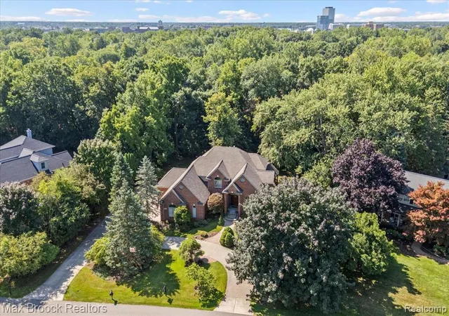 Photo 2 of Single family home for sale at 30065 Cheviot Hills Dr, Franklin, MI 48025 | MLS# 61018213 | Listing updated on 2026-09-06