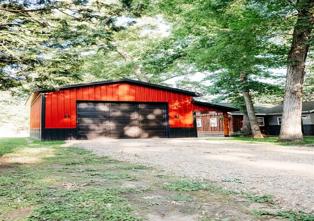 4th image of 52493 35 1/2 St, Paw Paw, MI 49079 | MLS# 70540455