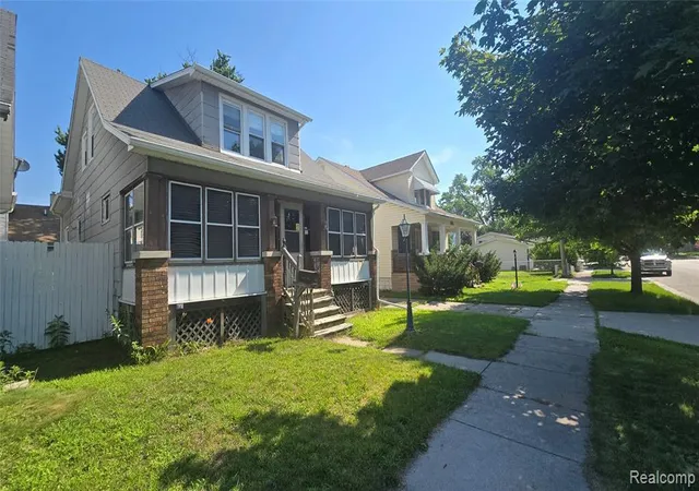 Homes for sale in Port Huron, MI | 1619 White St, Port Huron, MI 48060 | MLS# 61010654
