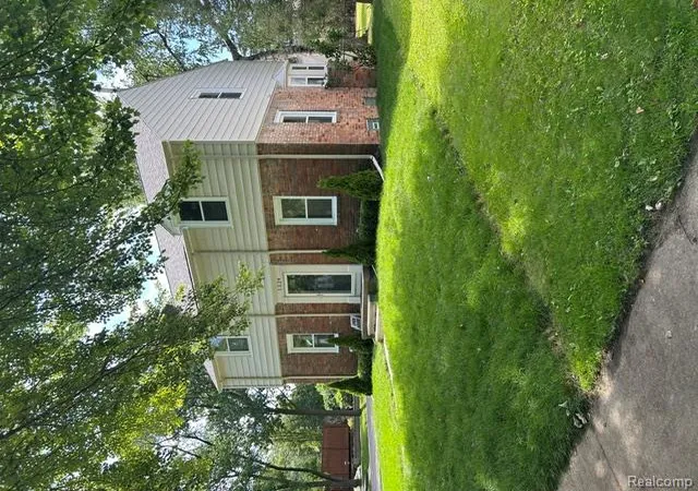 Homes for sale in Royal Oak, MI | 1124 E 5th St, Royal Oak, MI 48067 | MLS# 61003891