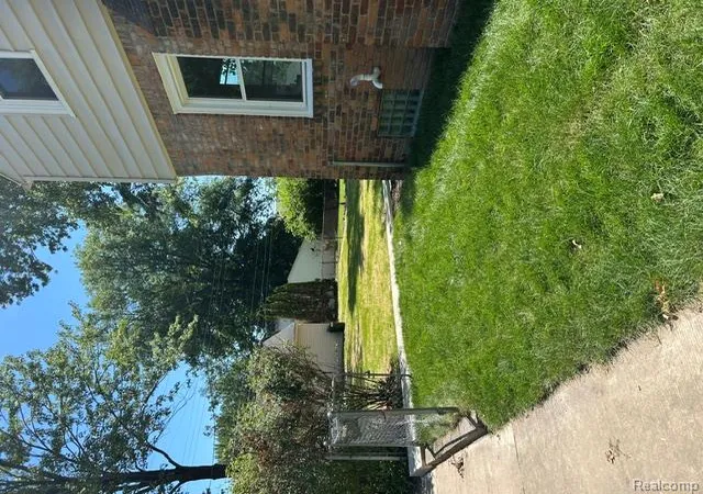 Homes for sale in Royal Oak, MI | 1124 E 5th St, Royal Oak, MI 48067 | MLS# 61003891