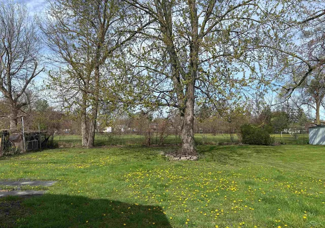 Photo 4 of Sale Pending at 3011 Harrison Dr, Saginaw, MI 48604 | MLS# 50173617 | Listing updated on 2025-05-23