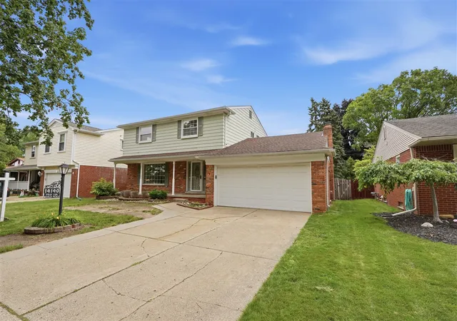 3rd image of 14140 Hubbard St, Livonia, MI 48154 | MLS# 70540794