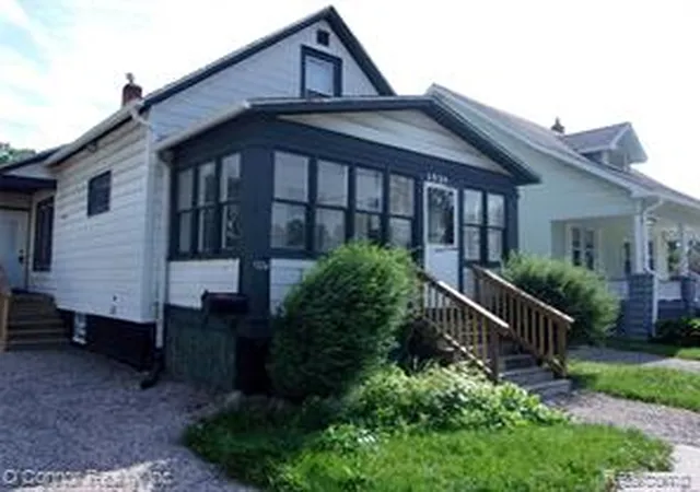 Homes for sale in Port Huron, MI | 1324 Wells St, Port Huron, MI 48060 | MLS# 61009250