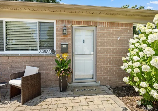 2nd image of 32555 Revere Dr, Warren, MI 48092 | MLS# 61018866