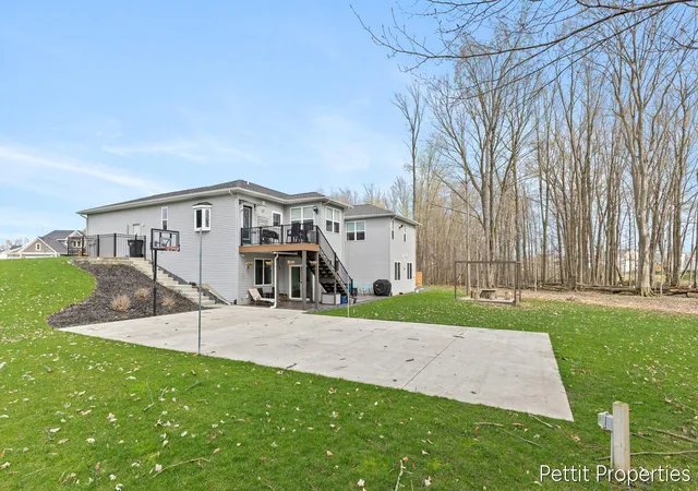Homes for sale in Byron Center, MI | 1835 Gloryfield Dr, Byron Center, MI 49315 | MLS# 70531699