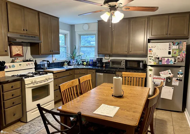 Photo 3 of Single family home for sale at 2816 Wisner St, Waterford, MI 48329 | MLS# 50216053 | Listing updated on 2026-09-17