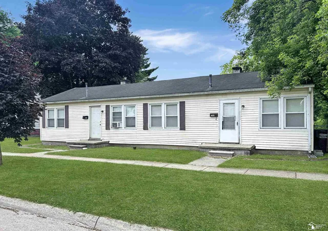 Homes for sale in Monroe, MI | 1260 E 5th St, Monroe, MI 48161 | MLS# 50212142