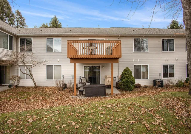 Photo 3 of Single family home for sale at 6825 Windwater Ct #39, Norton Shores, MI 49444 | MLS# 70506326 | Listing updated on 2025-12-22
