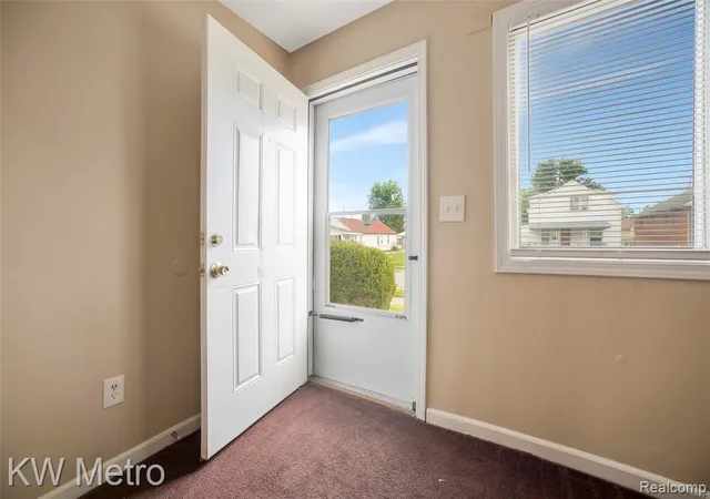 3rd image of 25335 Pinehurst St, Roseville, MI 48066 | MLS# 61005467